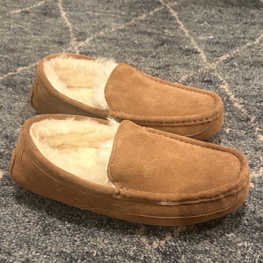 Overland Suede Slippers (size 10 men)